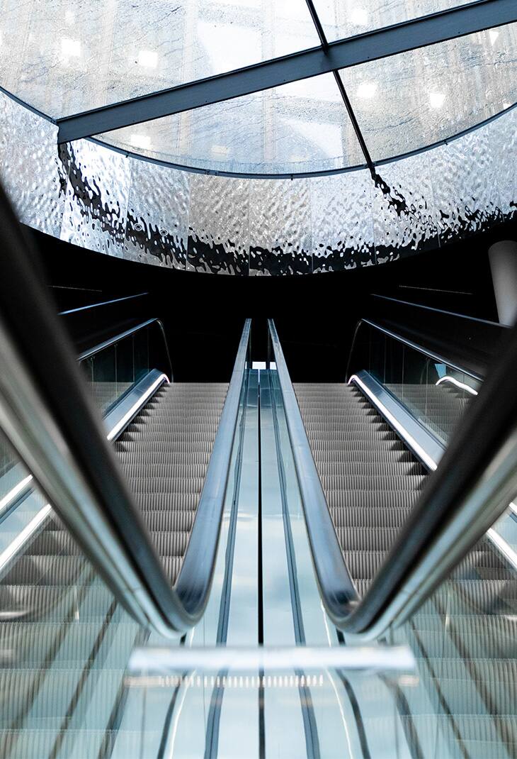 img_viavika_escalator_view_0730x1070